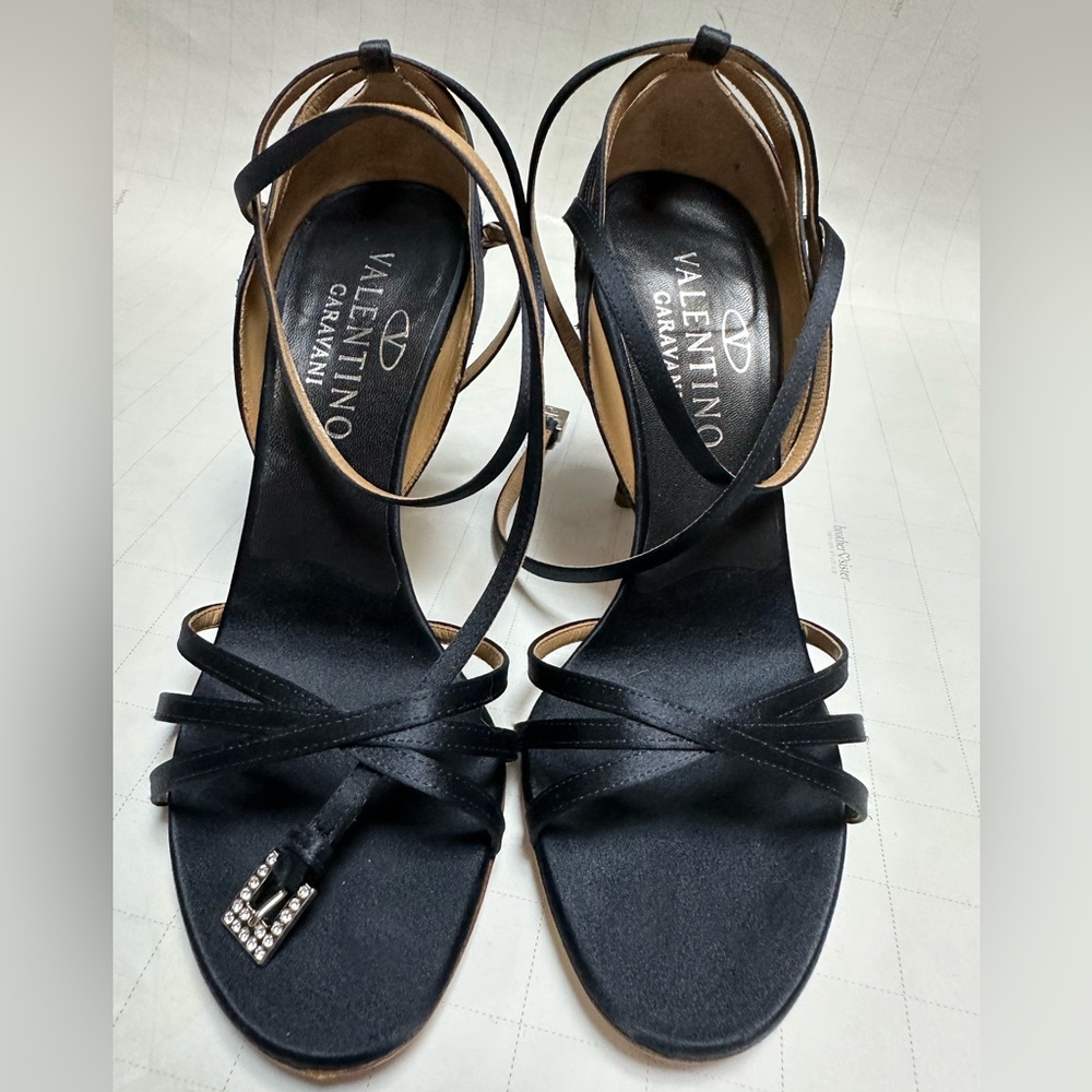 VALENTINO GARAVANI Satin Crystal Embellishments Sandals. Size 7.5